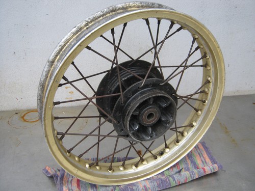 Yamaha rear wheel - wheel, 17